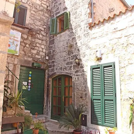 Mima Hvar *