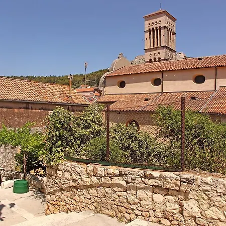 Mima Hvar