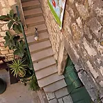 Mima Hvar